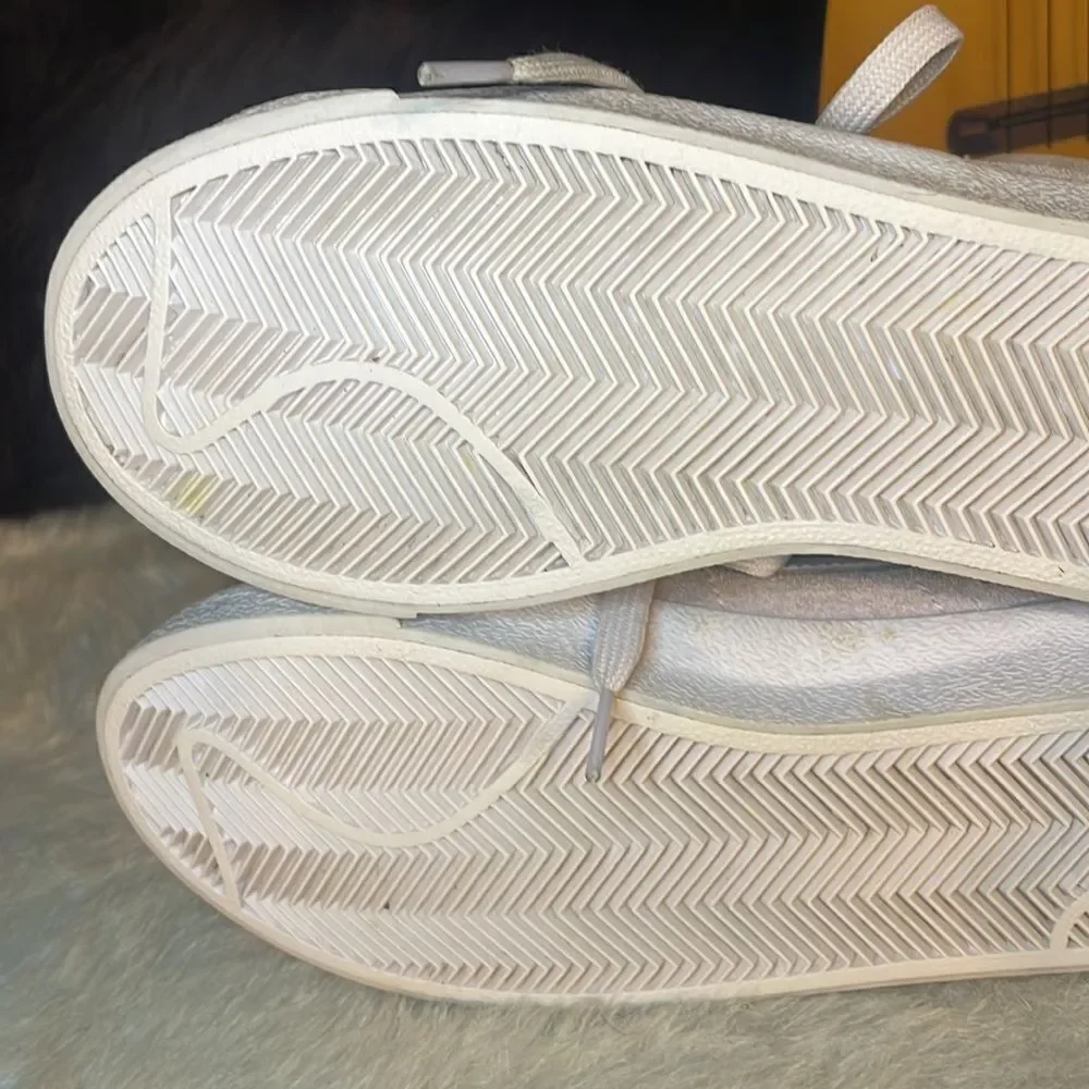 Nike high tops 5.5 (4475)